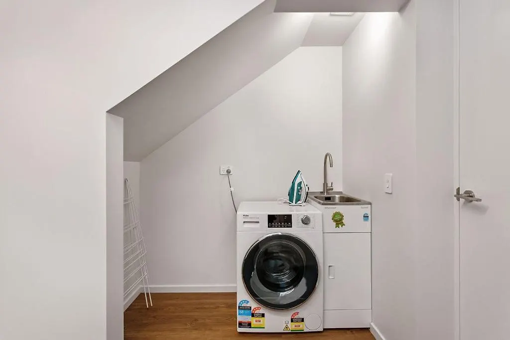 Stylish Brand New Sunny 3Bdrm 3Bth Garage Sleeps 6 Διαμέρισμα Κράισττσερτς
